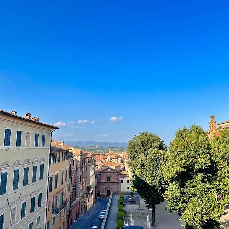 Sisters' Home - Appartamento Nel Centro Storico Con Terrazzo, Aria Condizionata E Vasca Da Bagno Siena Eksteriør billede