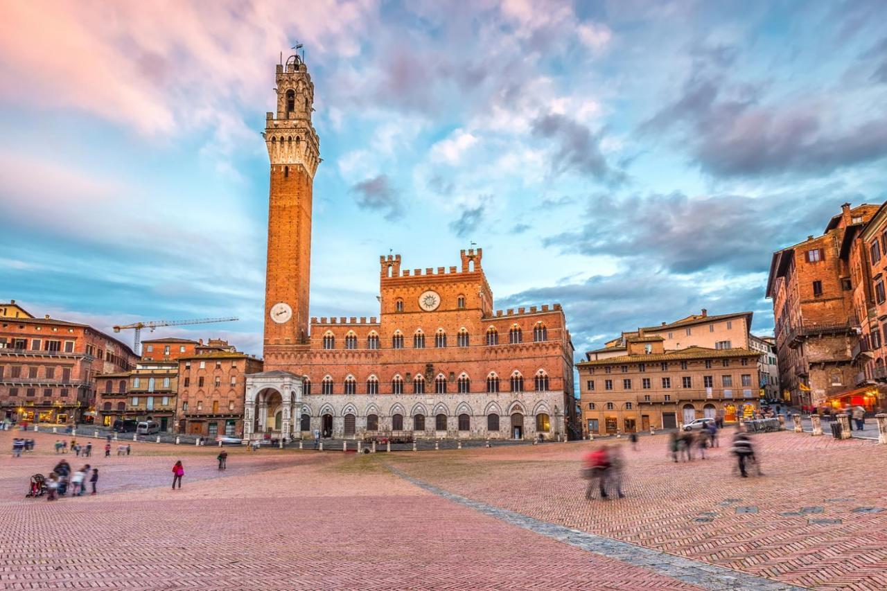 Sisters' Home - Appartamento Nel Centro Storico Con Terrazzo, Aria Condizionata E Vasca Da Bagno Siena Eksteriør billede