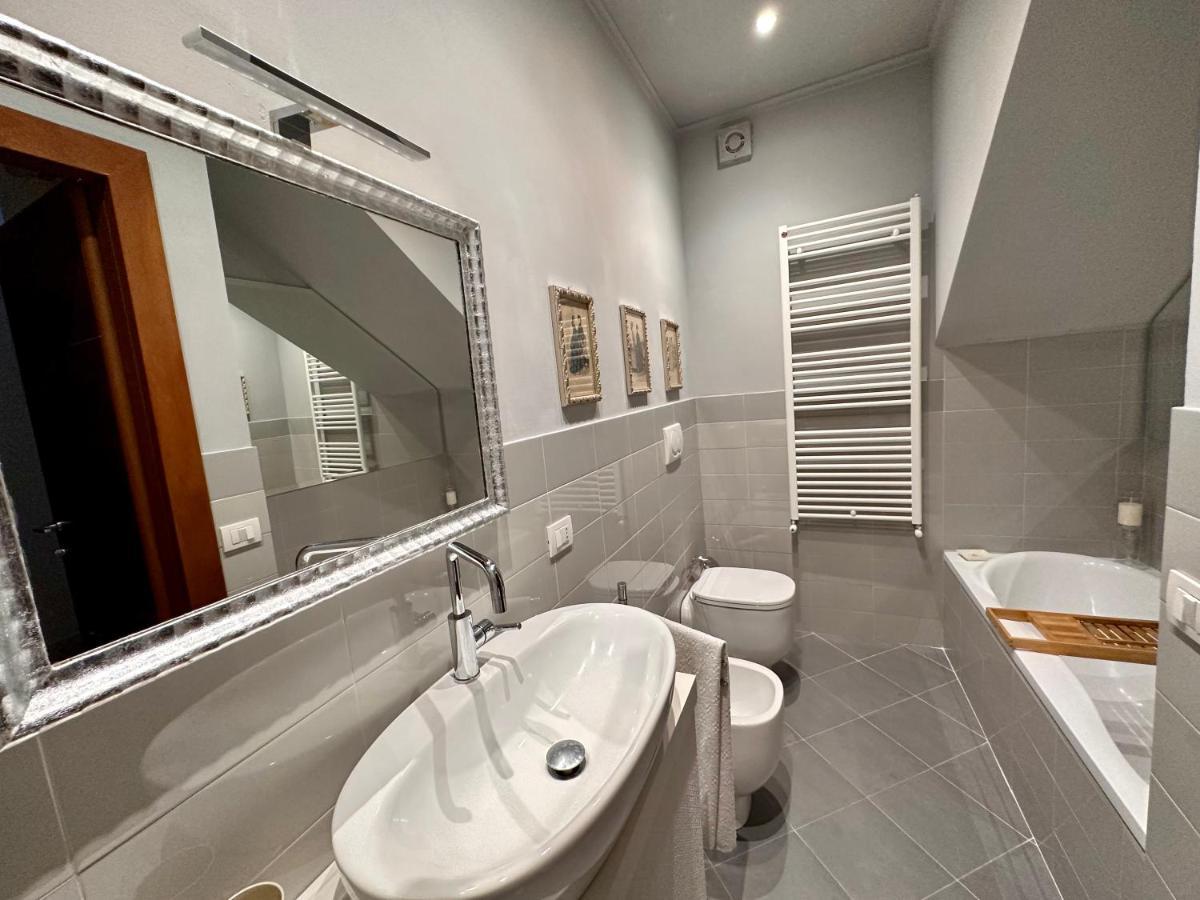 Sisters' Home - Appartamento Nel Centro Storico Con Terrazzo, Aria Condizionata E Vasca Da Bagno Siena Eksteriør billede