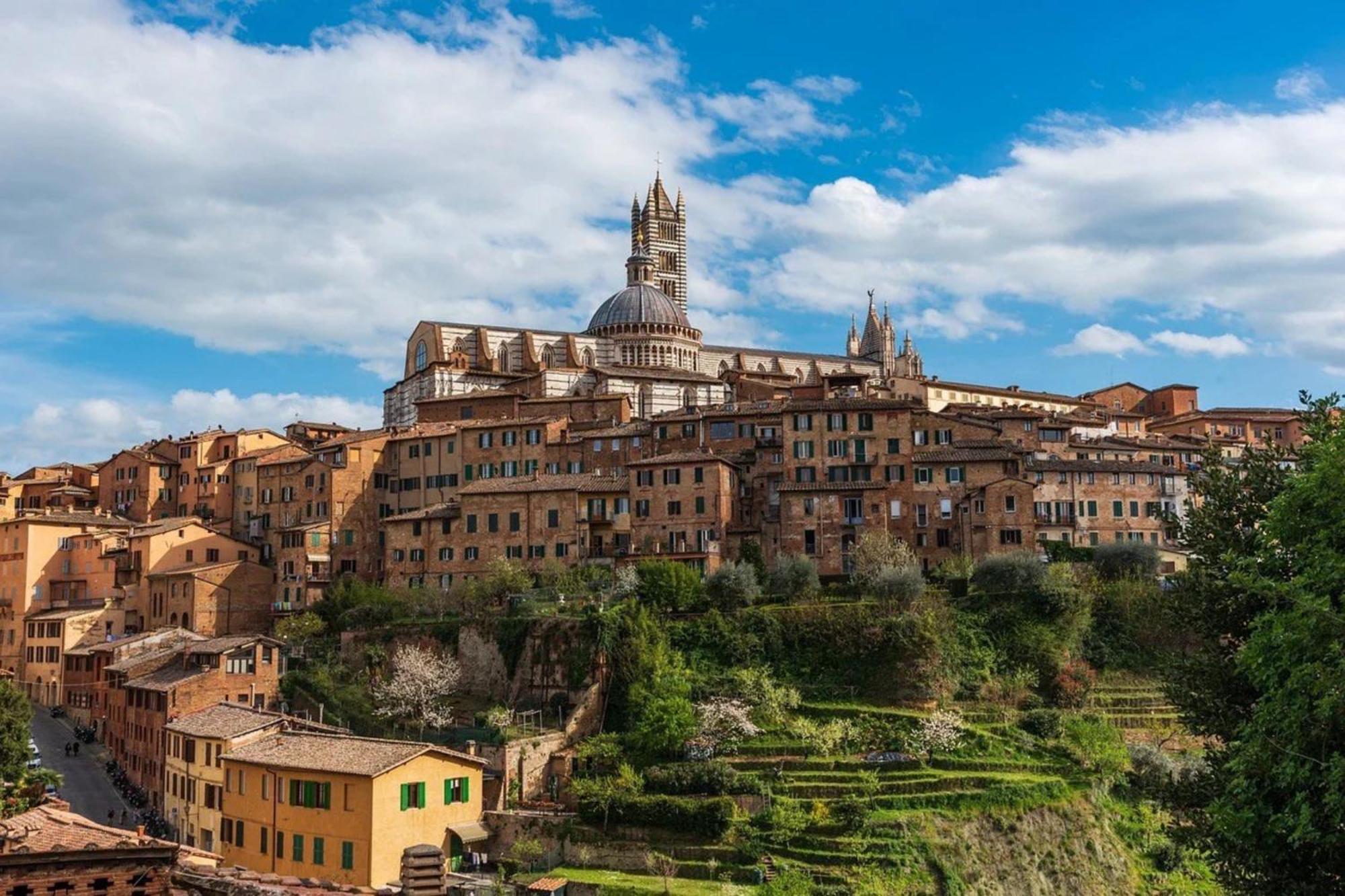 Sisters' Home - Appartamento Nel Centro Storico Con Terrazzo, Aria Condizionata E Vasca Da Bagno Siena Eksteriør billede